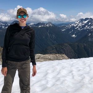 Meet your Posher, Christina